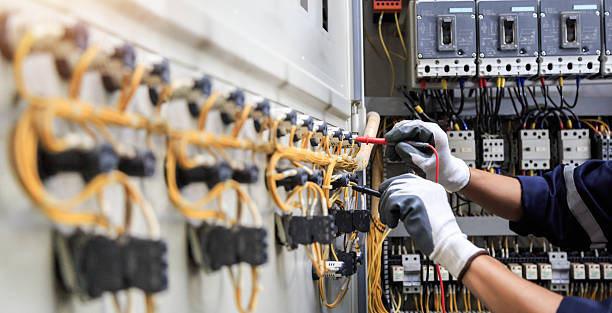 Professional Electrician technician working in Erie, IL